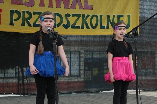 Ostrołęka: Festiwal Piosenki Przedszkolnej [29.05.2015] - zdjęcie #98 - eOstroleka.pl