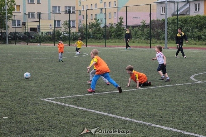 Turniej piłkarski dla dzieci - organizator: Korona Ostrołęka [30.05.2015] - zdjęcie #112 - eOstroleka.pl