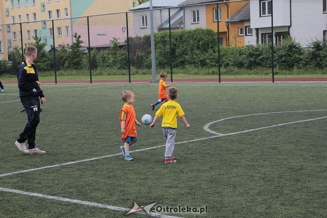 Turniej piłkarski dla dzieci - organizator: Korona Ostrołęka [30.05.2015] - zdjęcie #103 - eOstroleka.pl