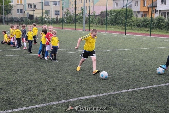 Turniej piłkarski dla dzieci - organizator: Korona Ostrołęka [30.05.2015] - zdjęcie #97 - eOstroleka.pl