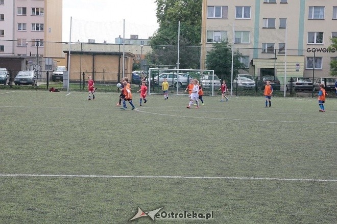 Turniej piłkarski dla dzieci - organizator: Korona Ostrołęka [30.05.2015] - zdjęcie #85 - eOstroleka.pl
