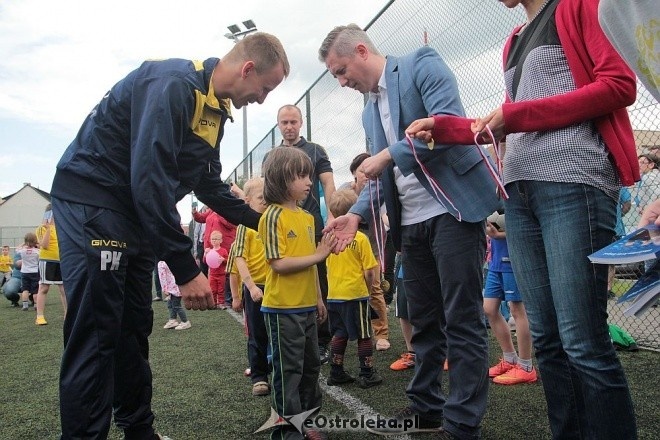 Turniej piłkarski dla dzieci - organizator: Korona Ostrołęka [30.05.2015] - zdjęcie #41 - eOstroleka.pl