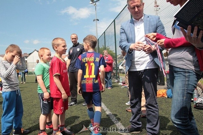 Turniej piłkarski dla dzieci - organizator: Korona Ostrołęka [30.05.2015] - zdjęcie #15 - eOstroleka.pl