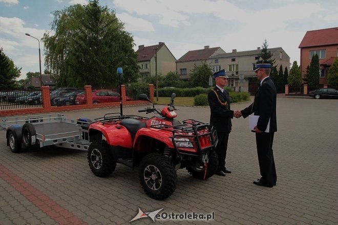 Dzień Strażaka w Ostrołęce: Awanse, odznaczenia i nowy quad dla jednostki przy Celnej [03.06.2015] - zdjęcie #18 - eOstroleka.pl