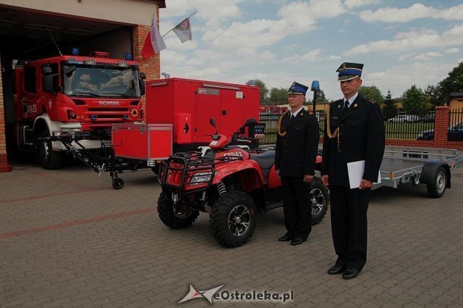 Dzień Strażaka w Ostrołęce: Awanse, odznaczenia i nowy quad dla jednostki przy Celnej [03.06.2015] - zdjęcie #15 - eOstroleka.pl
