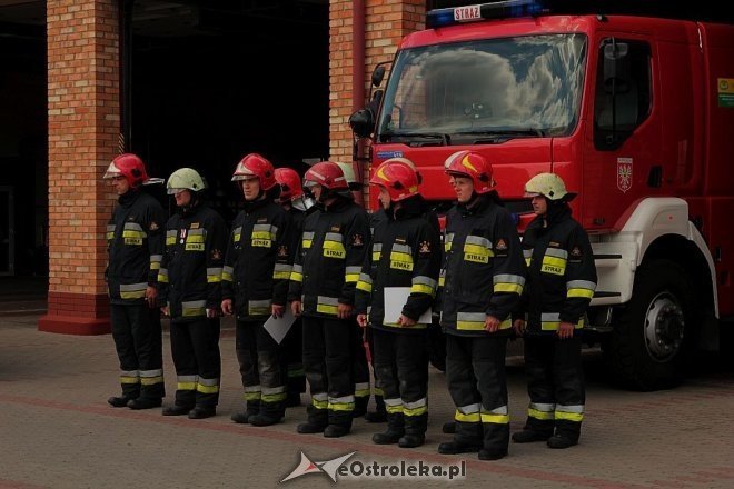 Dzień Strażaka w Ostrołęce: Awanse, odznaczenia i nowy quad dla jednostki przy Celnej [03.06.2015] - zdjęcie #14 - eOstroleka.pl