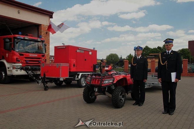 Dzień Strażaka w Ostrołęce: Awanse, odznaczenia i nowy quad dla jednostki przy Celnej [03.06.2015] - zdjęcie #10 - eOstroleka.pl