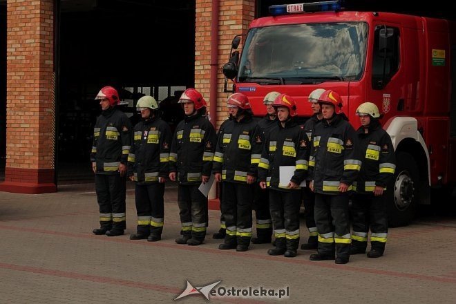 Dzień Strażaka w Ostrołęce: Awanse, odznaczenia i nowy quad dla jednostki przy Celnej [03.06.2015] - zdjęcie #7 - eOstroleka.pl