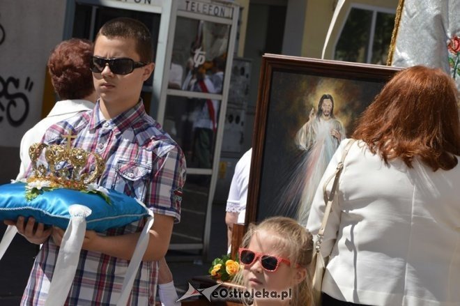 Procesja w parafii pw. św. Antoniego - Boże Ciało [04.06.2015] - zdjęcie #11 - eOstroleka.pl