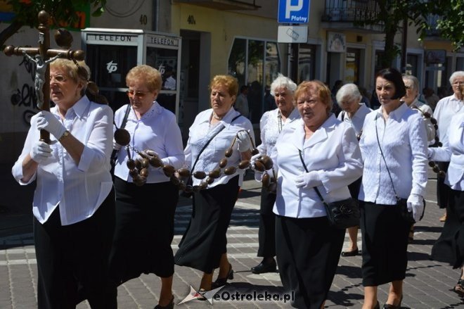 Procesja w parafii pw. św. Antoniego - Boże Ciało [04.06.2015] - zdjęcie #24 - eOstroleka.pl