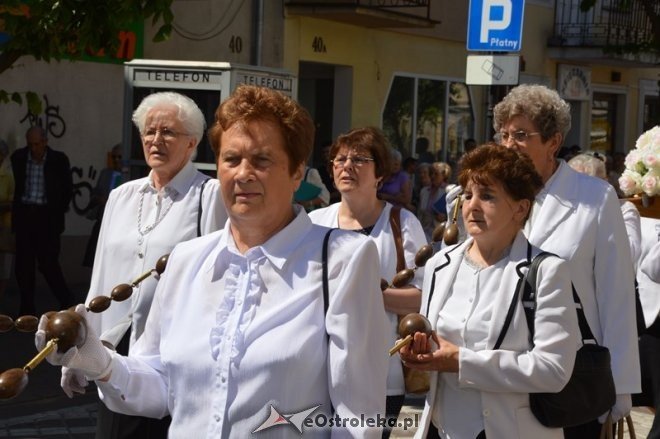 Procesja w parafii pw. św. Antoniego - Boże Ciało [04.06.2015] - zdjęcie #27 - eOstroleka.pl