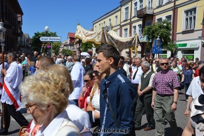 Procesja w parafii pw. św. Antoniego - Boże Ciało [04.06.2015] - zdjęcie #50 - eOstroleka.pl