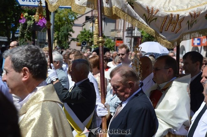 Procesja w parafii pw. św. Antoniego - Boże Ciało [04.06.2015] - zdjęcie #51 - eOstroleka.pl