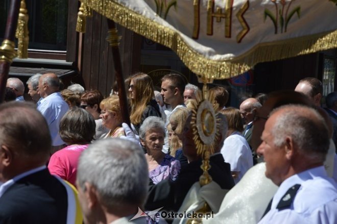 Procesja w parafii pw. św. Antoniego - Boże Ciało [04.06.2015] - zdjęcie #52 - eOstroleka.pl