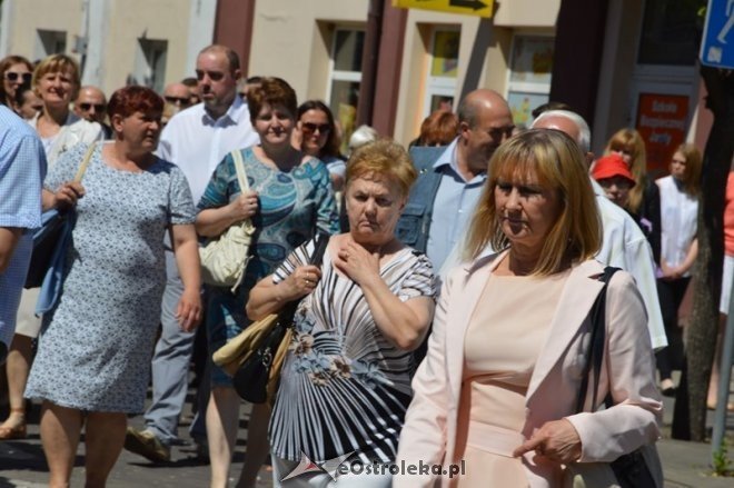 Procesja w parafii pw. św. Antoniego - Boże Ciało [04.06.2015] - zdjęcie #107 - eOstroleka.pl