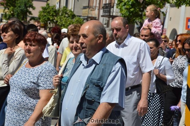 Procesja w parafii pw. św. Antoniego - Boże Ciało [04.06.2015] - zdjęcie #111 - eOstroleka.pl