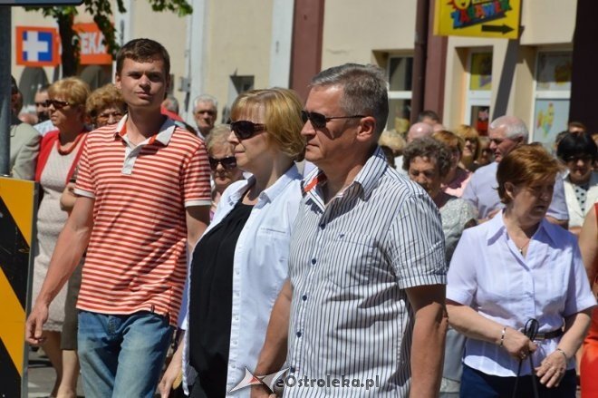Procesja w parafii pw. św. Antoniego - Boże Ciało [04.06.2015] - zdjęcie #130 - eOstroleka.pl