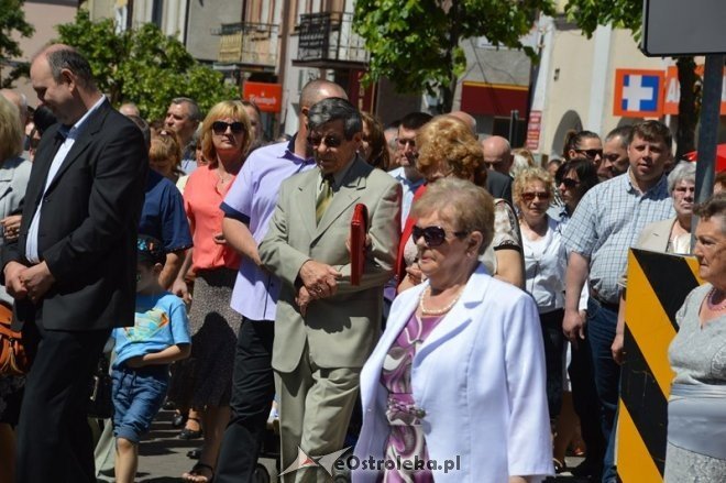 Procesja w parafii pw. św. Antoniego - Boże Ciało [04.06.2015] - zdjęcie #95 - eOstroleka.pl