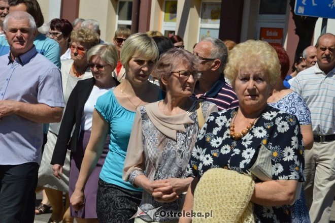 Procesja w parafii pw. św. Antoniego - Boże Ciało [04.06.2015] - zdjęcie #71 - eOstroleka.pl