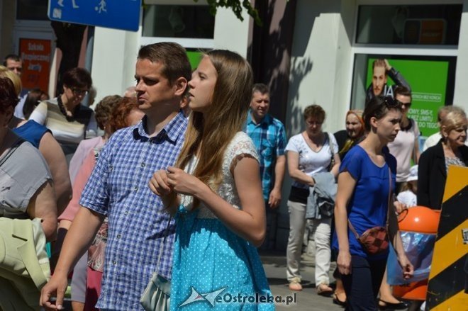 Procesja w parafii pw. św. Antoniego - Boże Ciało [04.06.2015] - zdjęcie #79 - eOstroleka.pl