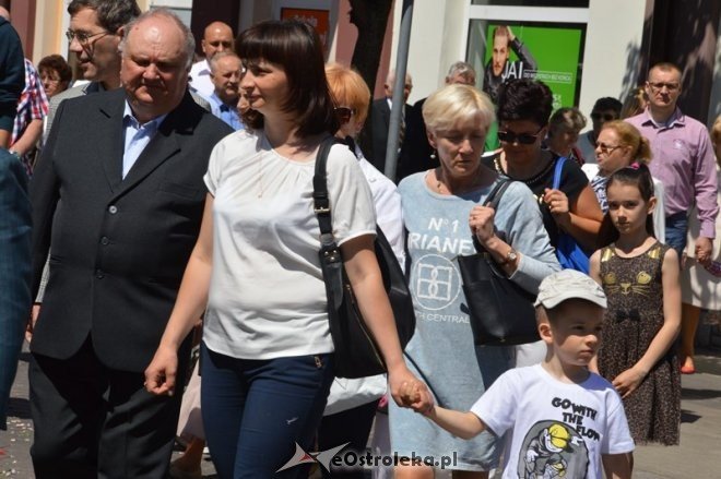 Procesja w parafii pw. św. Antoniego - Boże Ciało [04.06.2015] - zdjęcie #108 - eOstroleka.pl