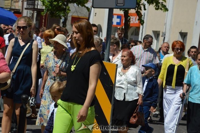 Procesja w parafii pw. św. Antoniego - Boże Ciało [04.06.2015] - zdjęcie #86 - eOstroleka.pl
