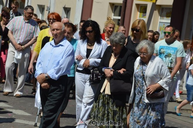 Procesja w parafii pw. św. Antoniego - Boże Ciało [04.06.2015] - zdjęcie #84 - eOstroleka.pl