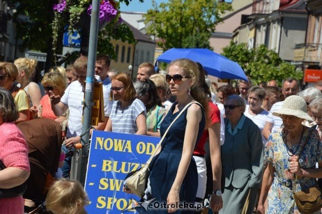 Procesja w parafii pw. św. Antoniego - Boże Ciało [04.06.2015] - zdjęcie #82 - eOstroleka.pl