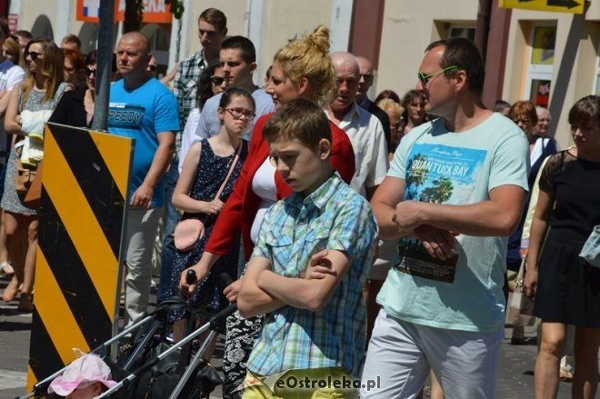 Procesja w parafii pw. św. Antoniego - Boże Ciało [04.06.2015] - zdjęcie #74 - eOstroleka.pl