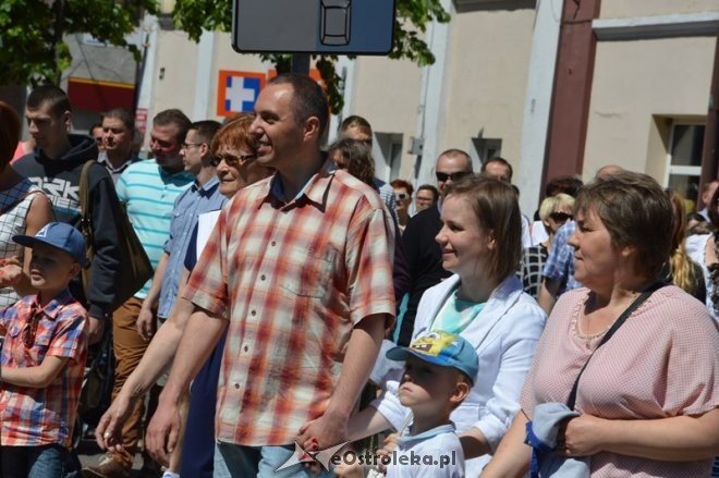 Procesja w parafii pw. św. Antoniego - Boże Ciało [04.06.2015] - zdjęcie #66 - eOstroleka.pl