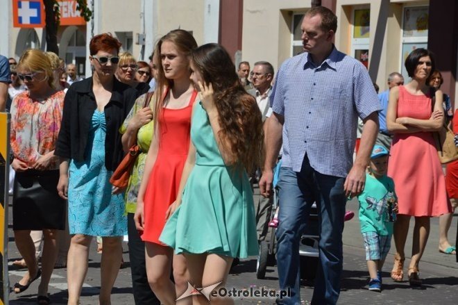 Procesja w parafii pw. św. Antoniego - Boże Ciało [04.06.2015] - zdjęcie #58 - eOstroleka.pl