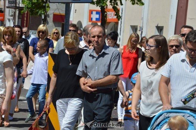 Procesja w parafii pw. św. Antoniego - Boże Ciało [04.06.2015] - zdjęcie #50 - eOstroleka.pl