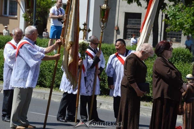 Procesja w parafii pw. św. Antoniego - Boże Ciało [04.06.2015] - zdjęcie #43 - eOstroleka.pl