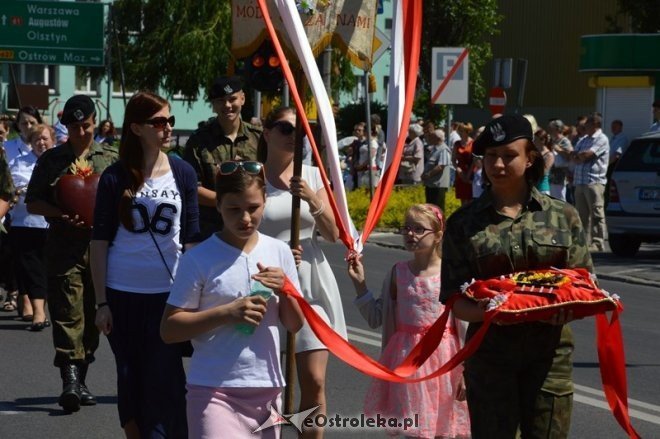 Procesja w parafii pw. św. Antoniego - Boże Ciało [04.06.2015] - zdjęcie #38 - eOstroleka.pl
