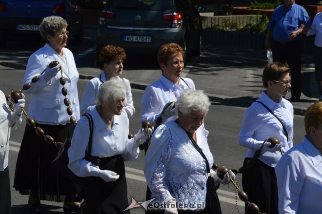 Procesja w parafii pw. św. Antoniego - Boże Ciało [04.06.2015] - zdjęcie #36 - eOstroleka.pl