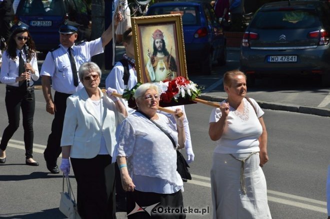 Procesja w parafii pw. św. Antoniego - Boże Ciało [04.06.2015] - zdjęcie #34 - eOstroleka.pl