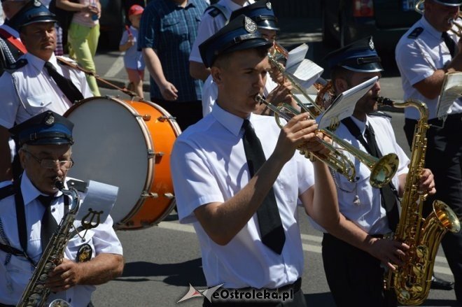 Procesja w parafii pw. św. Antoniego - Boże Ciało [04.06.2015] - zdjęcie #30 - eOstroleka.pl