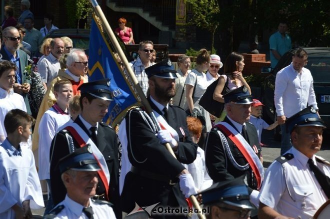 Procesja w parafii pw. św. Antoniego - Boże Ciało [04.06.2015] - zdjęcie #28 - eOstroleka.pl
