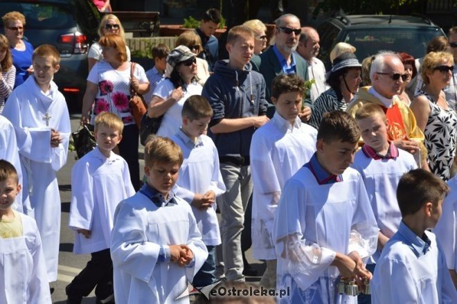 Procesja w parafii pw. św. Antoniego - Boże Ciało [04.06.2015] - zdjęcie #27 - eOstroleka.pl