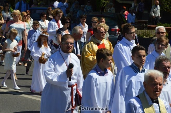 Procesja w parafii pw. św. Antoniego - Boże Ciało [04.06.2015] - zdjęcie #25 - eOstroleka.pl