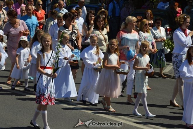 Procesja w parafii pw. św. Antoniego - Boże Ciało [04.06.2015] - zdjęcie #23 - eOstroleka.pl