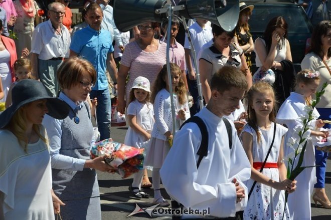 Procesja w parafii pw. św. Antoniego - Boże Ciało [04.06.2015] - zdjęcie #20 - eOstroleka.pl