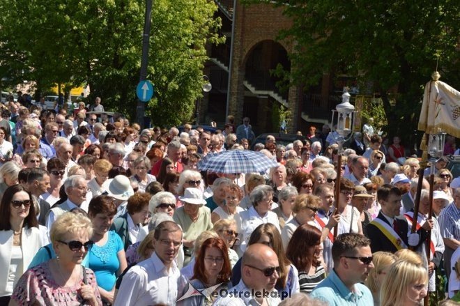 Procesja w parafii pw. św. Antoniego - Boże Ciało [04.06.2015] - zdjęcie #14 - eOstroleka.pl