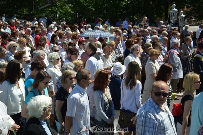 Procesja w parafii pw. św. Antoniego - Boże Ciało [04.06.2015] - zdjęcie #10 - eOstroleka.pl