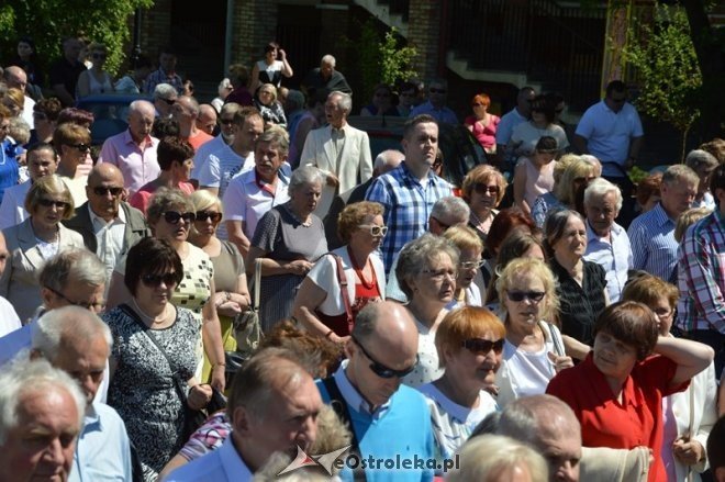 Procesja w parafii pw. św. Antoniego - Boże Ciało [04.06.2015] - zdjęcie #4 - eOstroleka.pl