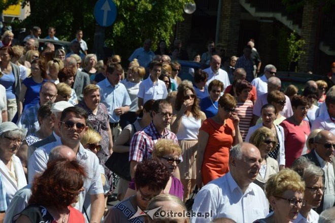 Procesja w parafii pw. św. Antoniego - Boże Ciało [04.06.2015] - zdjęcie #3 - eOstroleka.pl
