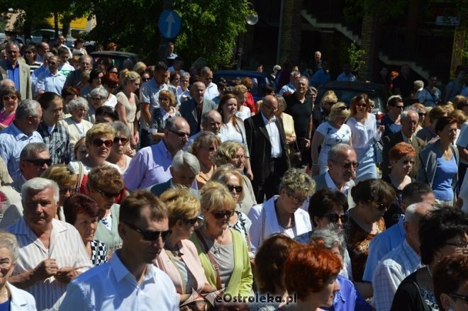 Procesja w parafii pw. św. Antoniego - Boże Ciało [04.06.2015] - zdjęcie #1 - eOstroleka.pl