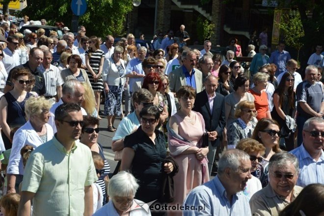 Procesja w parafii pw. św. Antoniego - Boże Ciało [04.06.2015] - zdjęcie #117 - eOstroleka.pl