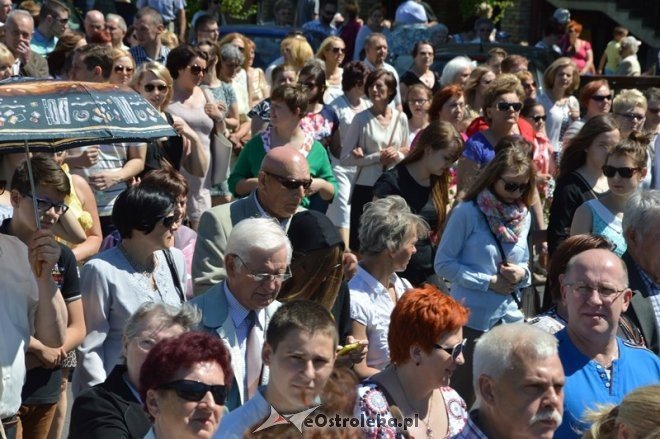 Procesja w parafii pw. św. Antoniego - Boże Ciało [04.06.2015] - zdjęcie #132 - eOstroleka.pl