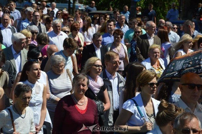 Procesja w parafii pw. św. Antoniego - Boże Ciało [04.06.2015] - zdjęcie #94 - eOstroleka.pl